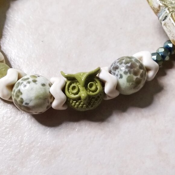 Owl Bracelet! Easy Close Button Closure! 3 Wise Owls! Fire Agates + Stone Beads - Picture 4 of 10